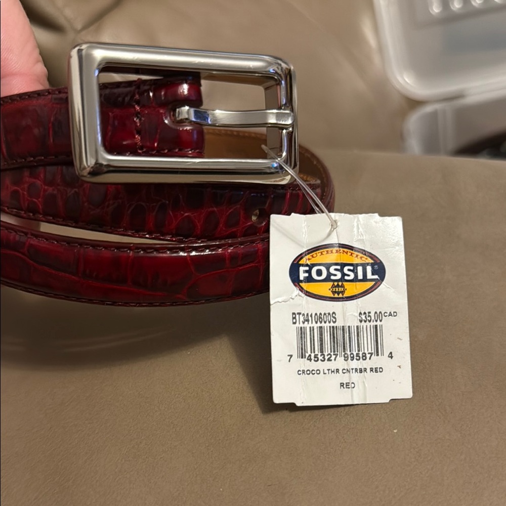 NWT size 37” small Fossil Red Leather Belt 37”